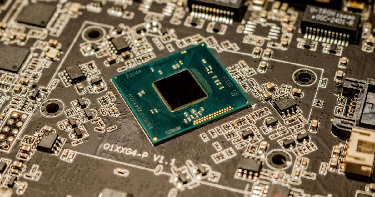 Processor chip on a green circuit board
